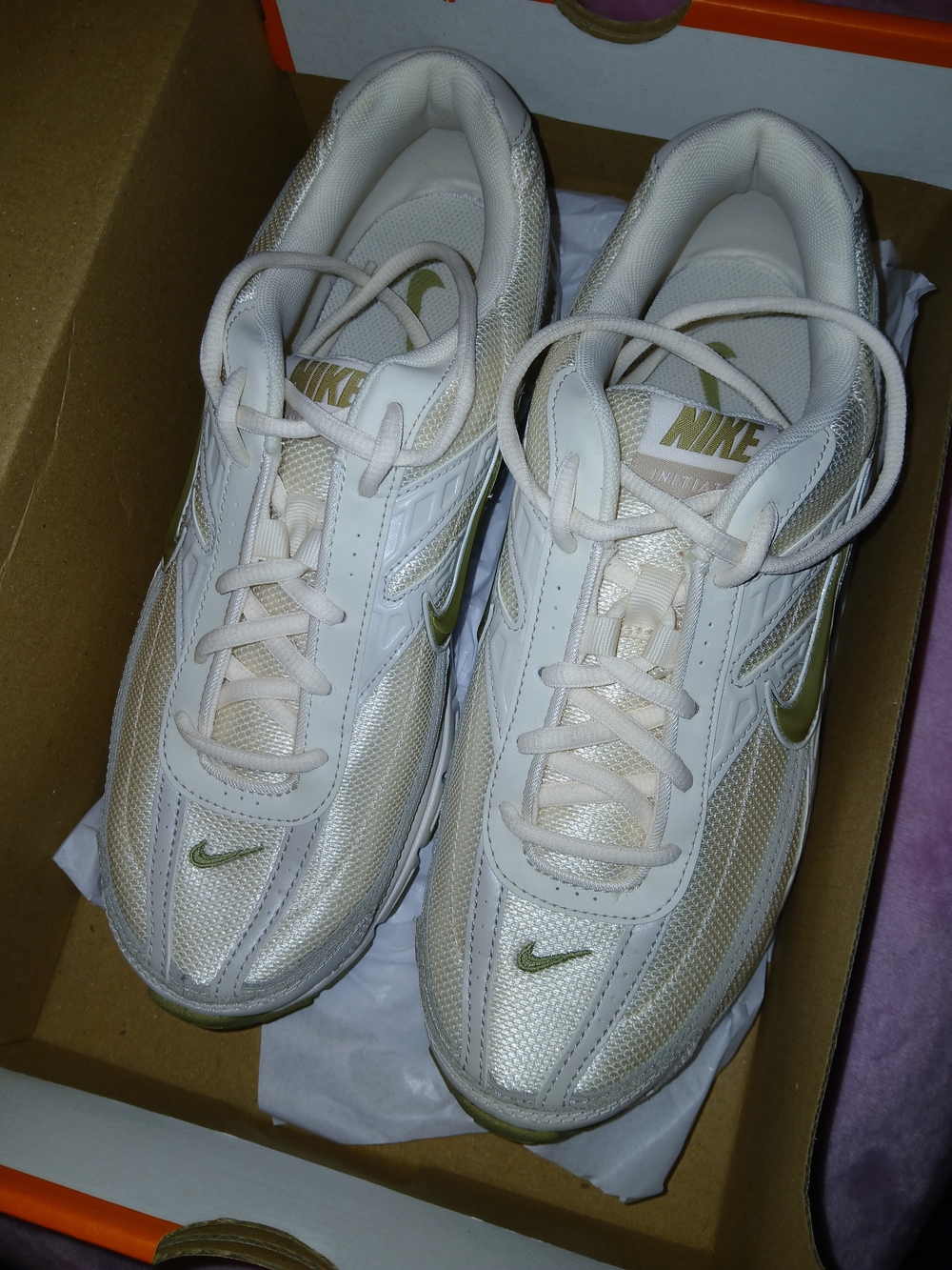 Nike Womens Initiators - Size 10 - Olive/Cream